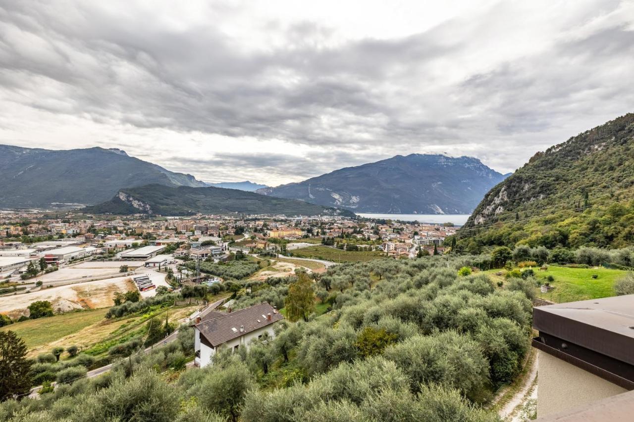 加尔达湖滨La Terrazza Di Vincent Sul Garda公寓 外观 照片