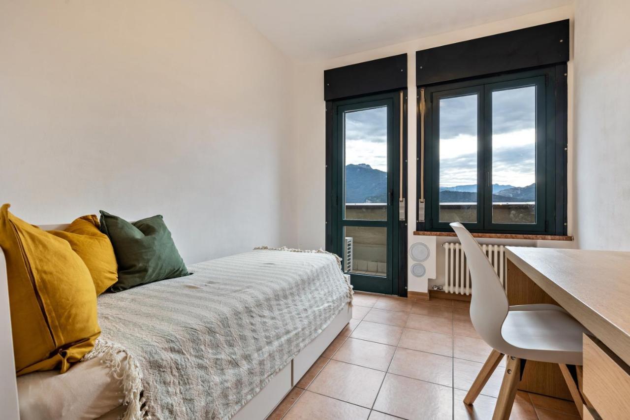 加尔达湖滨La Terrazza Di Vincent Sul Garda公寓 外观 照片