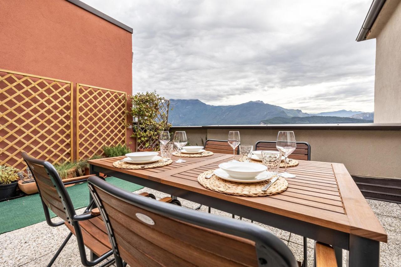 加尔达湖滨La Terrazza Di Vincent Sul Garda公寓 外观 照片