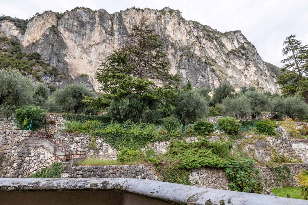 加尔达湖滨La Terrazza Di Vincent Sul Garda公寓 外观 照片