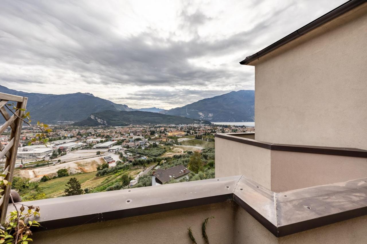 加尔达湖滨La Terrazza Di Vincent Sul Garda公寓 外观 照片