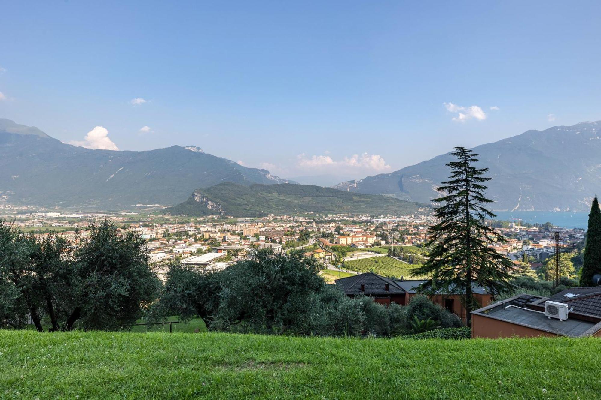 加尔达湖滨La Terrazza Di Vincent Sul Garda公寓 外观 照片