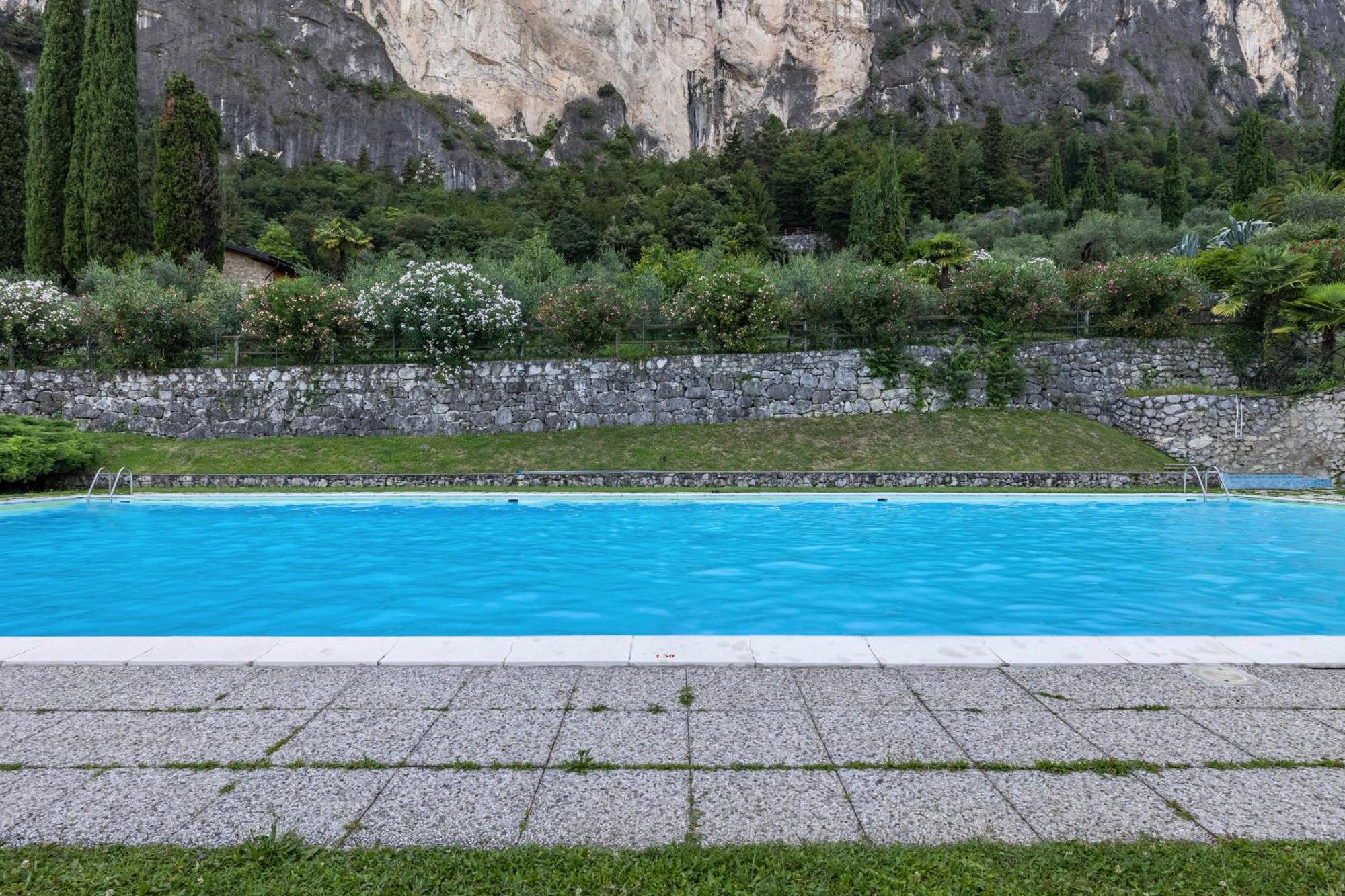 加尔达湖滨La Terrazza Di Vincent Sul Garda公寓 外观 照片